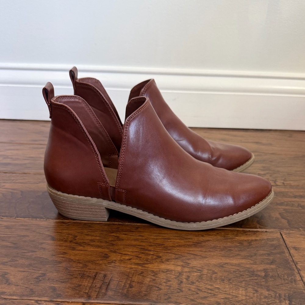 Universal Thread Brown Ankle Boots